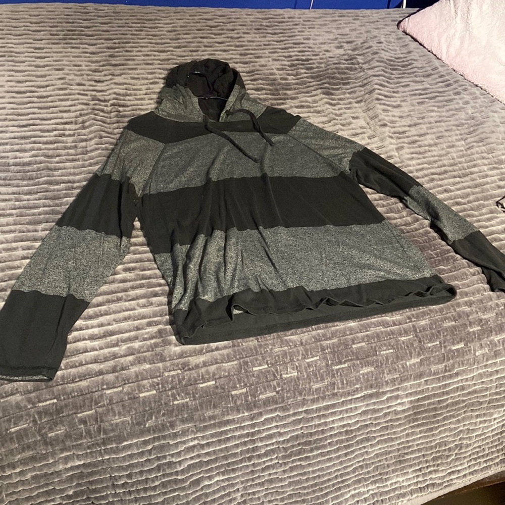 Aeropostale Long Sleeve Shirt w/ Hood (Great Condition)